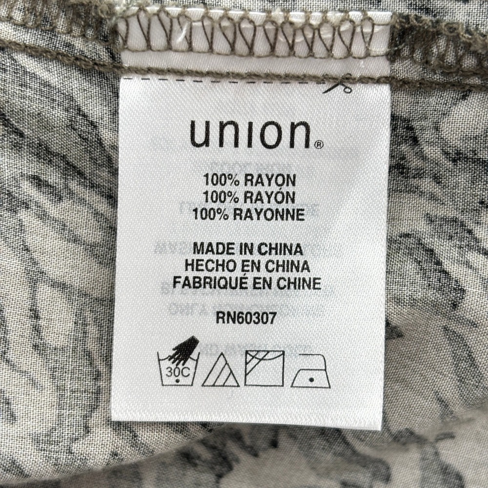 Union Brand Camo Floral Rayon Button Up Shirt Green Tropical Mens Large - Picture 7 of 8